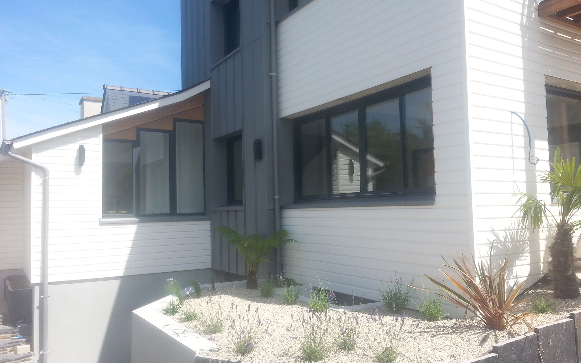 fenetres-chassis-aluminium-pose-maison-particuliers-menuiserie-josselin-pleslin-trigavou-dinan-dinard-saint-malo