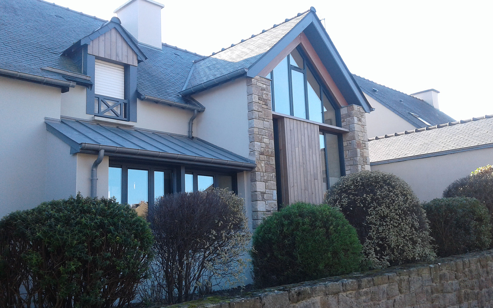 fenetres-chassis-aluminium-renovation-pose-maison-particuliers-menuiserie-josselin-pleslin-trigavou-dinan-dinard-saint-malo