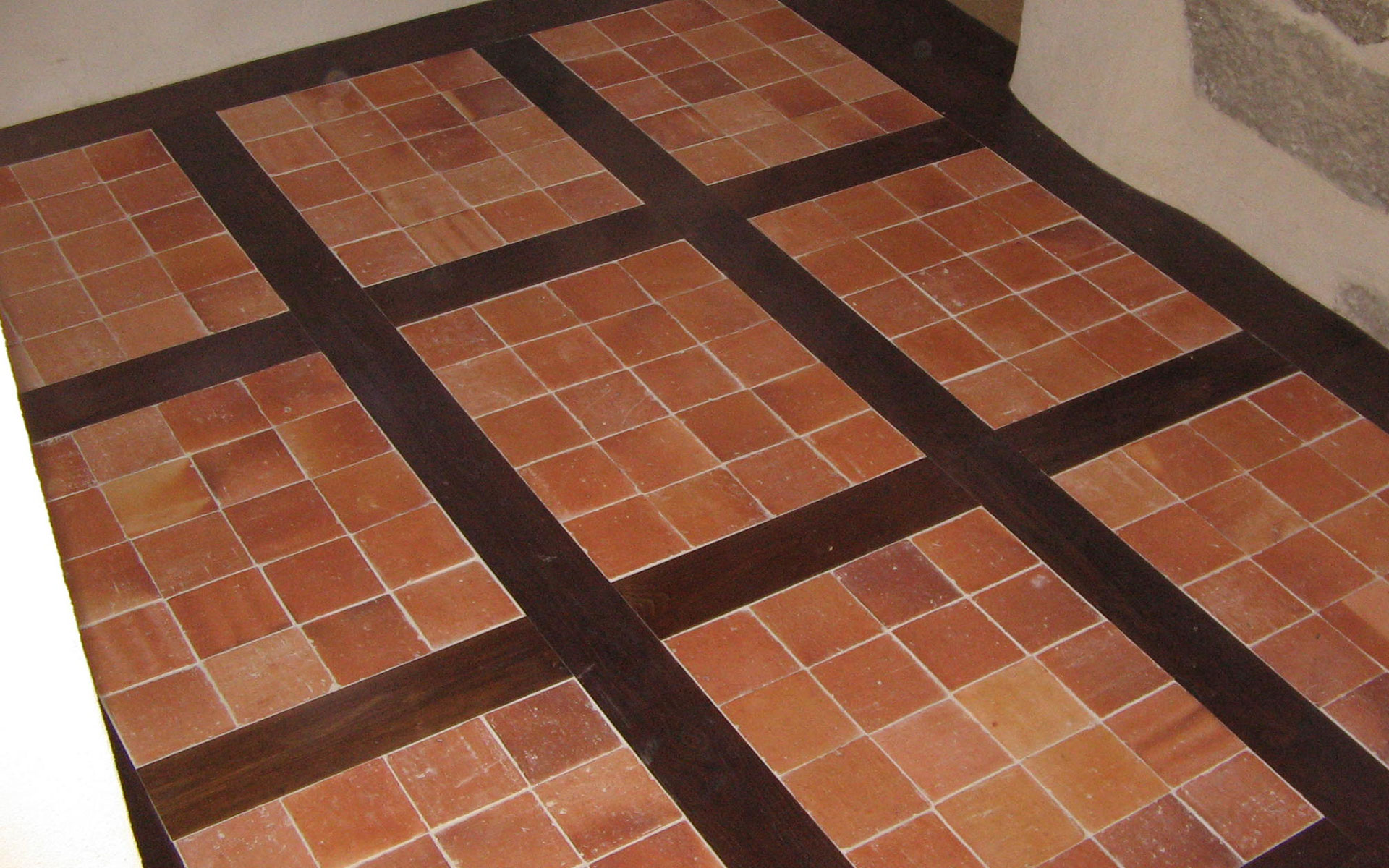 parquet-bois-incrustation-carrelage-fabrication-pose-menuiserie-josselin-pleslin-trigavou-dinan-dinard-saint-malo
